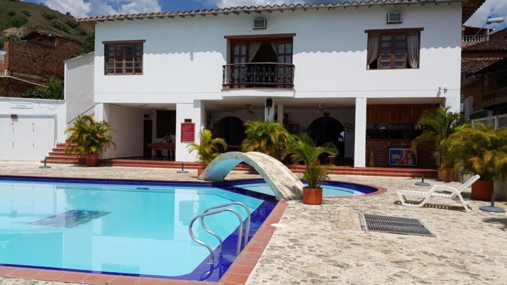 Hotel Tamarindo Resort Sopetran Bagian luar foto
